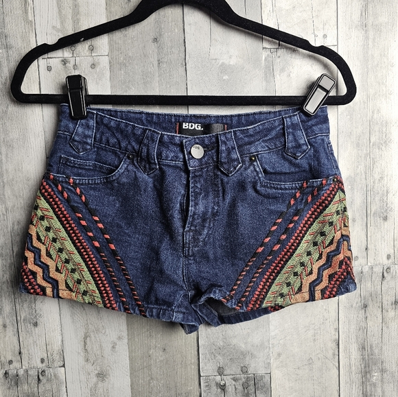 BDG Pants - BDG Embroidered Denim Shorts 27